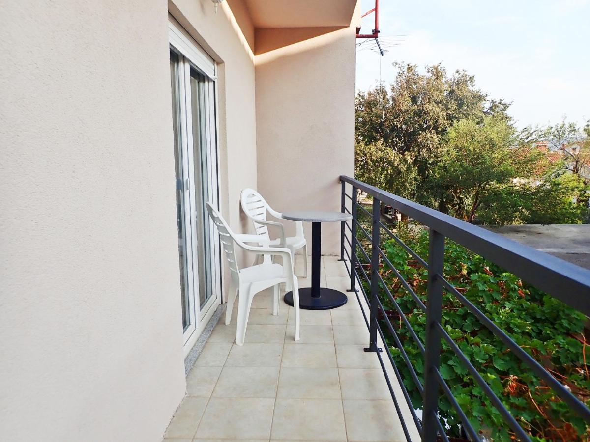 Apartments Troselj Starigrad Paklenica Bilik gambar